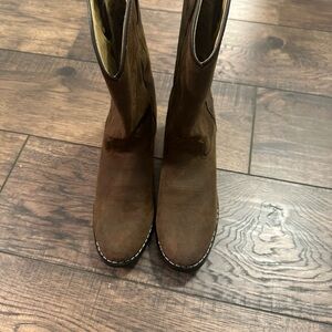Chic Brown Heeled Boots